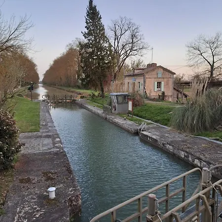 Homestay Halte A Ecluse D'hote
